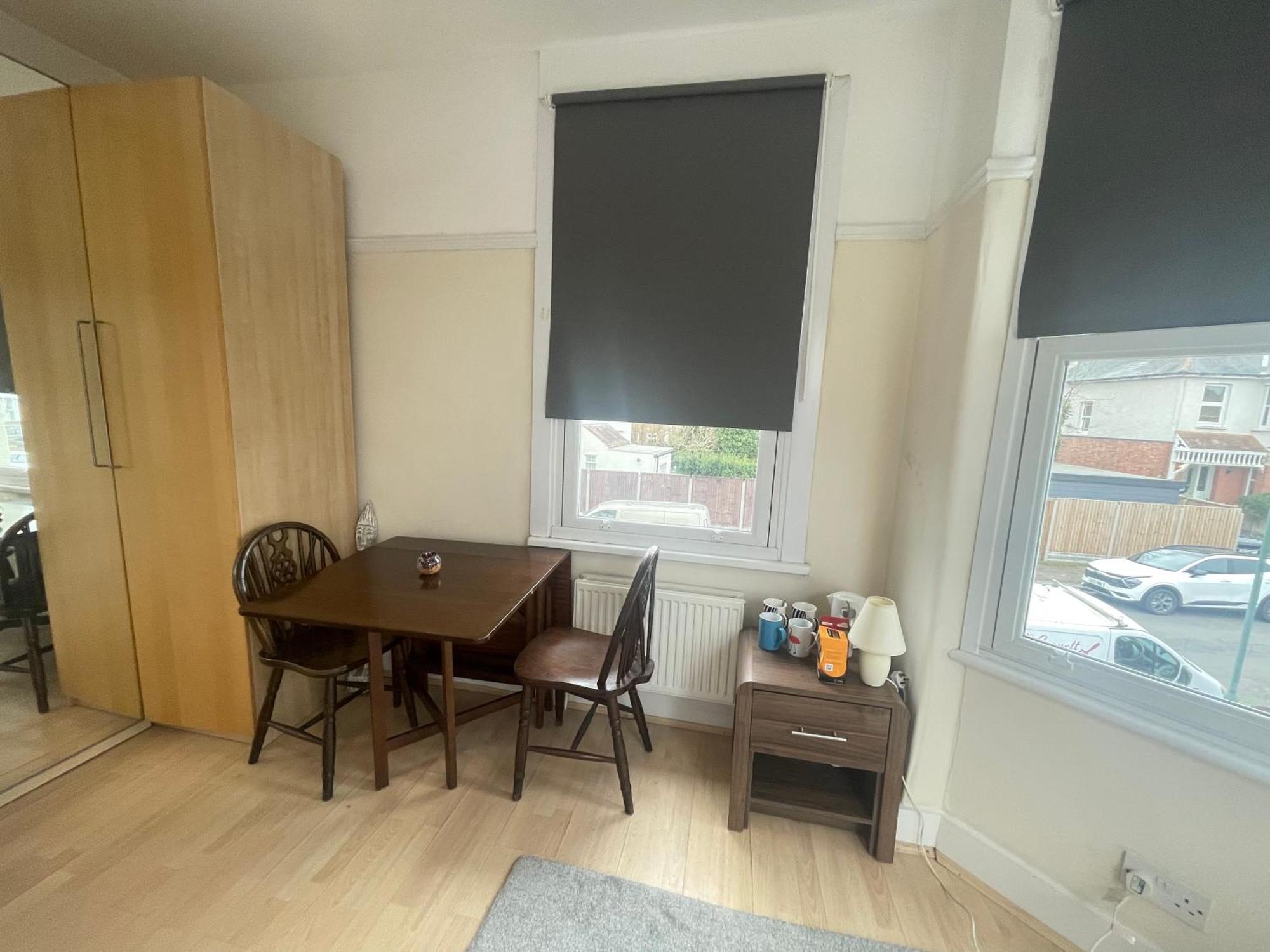 Room With Private Bathroom And Shared Kitchen Londra Dış mekan fotoğraf