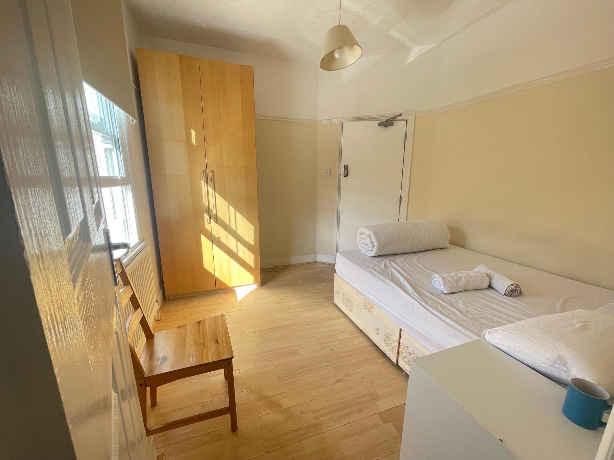 Room With Private Bathroom And Shared Kitchen Londra Dış mekan fotoğraf
