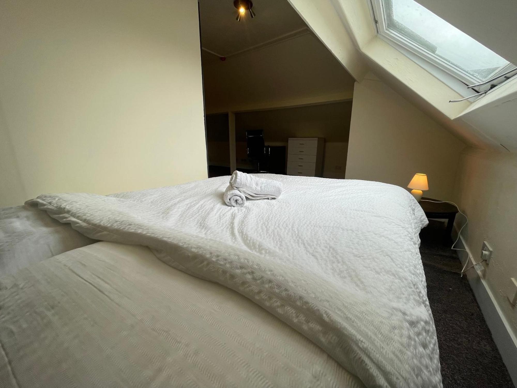Room With Private Bathroom And Shared Kitchen Londra Dış mekan fotoğraf