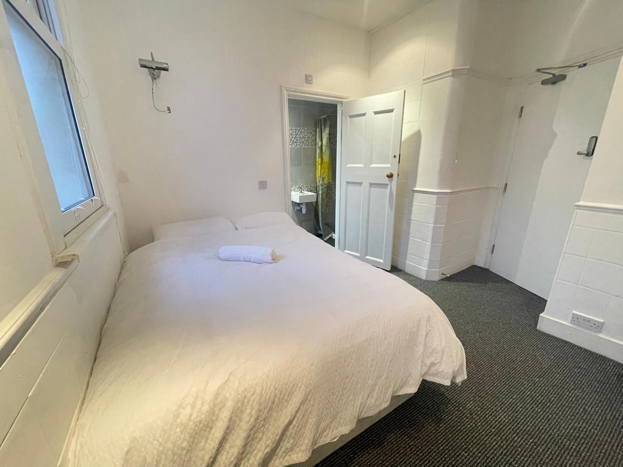 Room With Private Bathroom And Shared Kitchen Londra Dış mekan fotoğraf