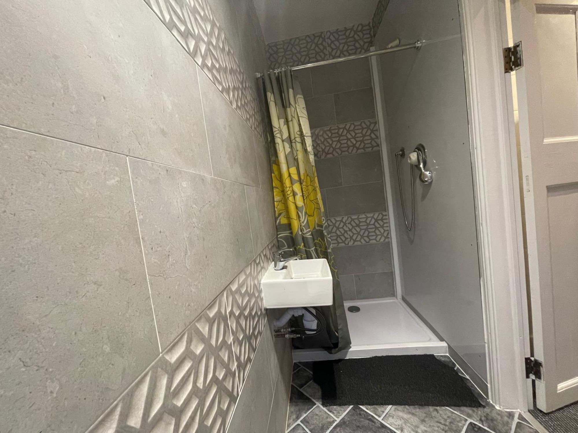 Room With Private Bathroom And Shared Kitchen Londra Dış mekan fotoğraf