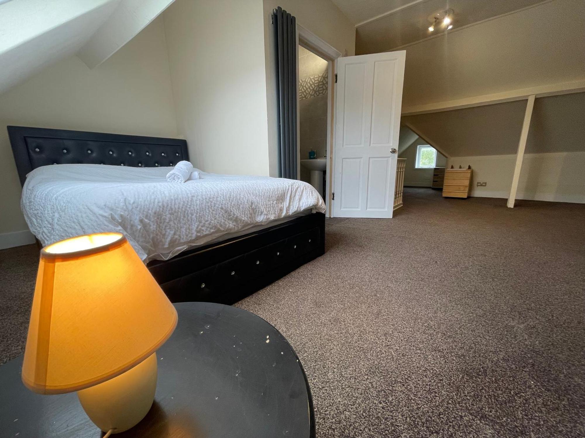 Room With Private Bathroom And Shared Kitchen Londra Dış mekan fotoğraf